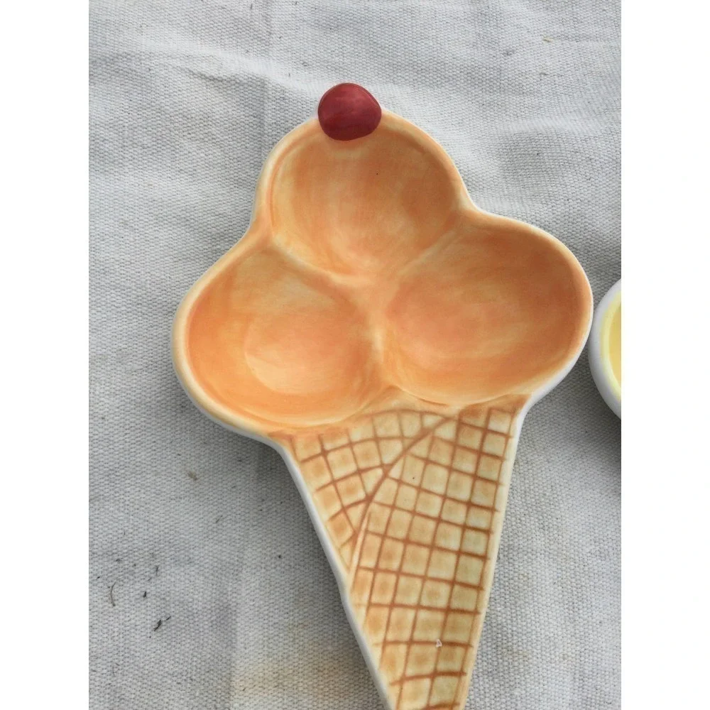 Williams Sonoma Set of 2 ice cream cone ceramic dish dessert summer decor yellow